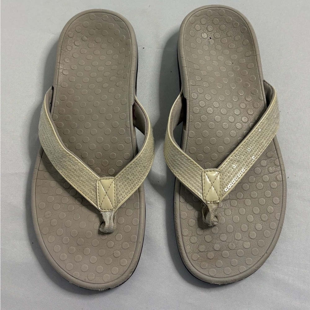 Womens size 9 vionic brand shoes, #O1066